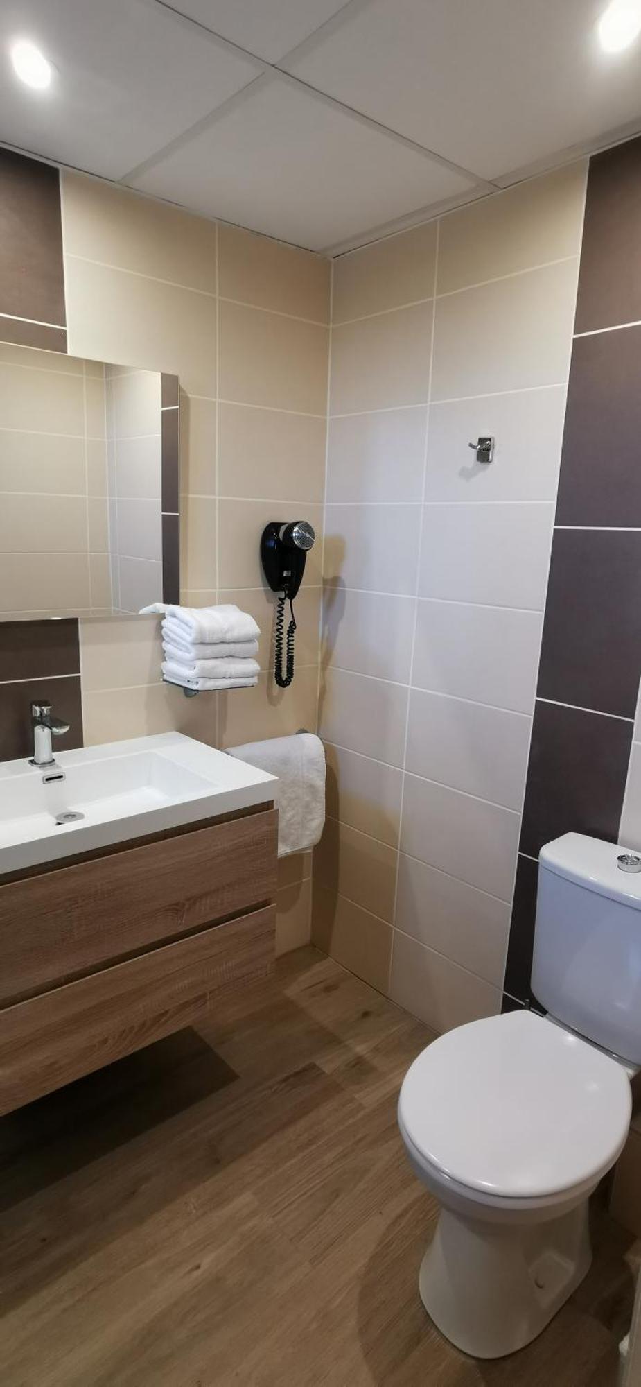 Hotel Le Valaurie Saint-Nazaire  Ngoại thất bức ảnh